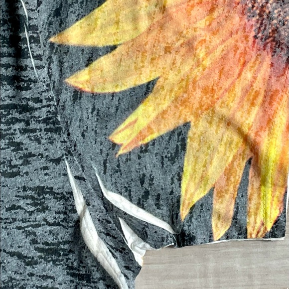 Handmade Batik Before & Again Graphic T Sunflower Size S/M - Picture 3 of 7